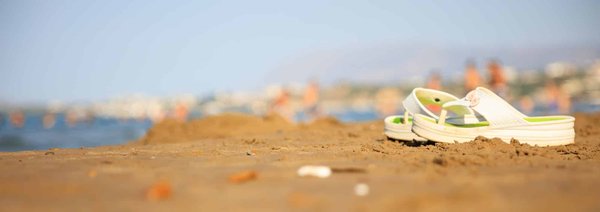 Boutique d'accessoire requin : rendez-vous pour acheter une paire de claquette